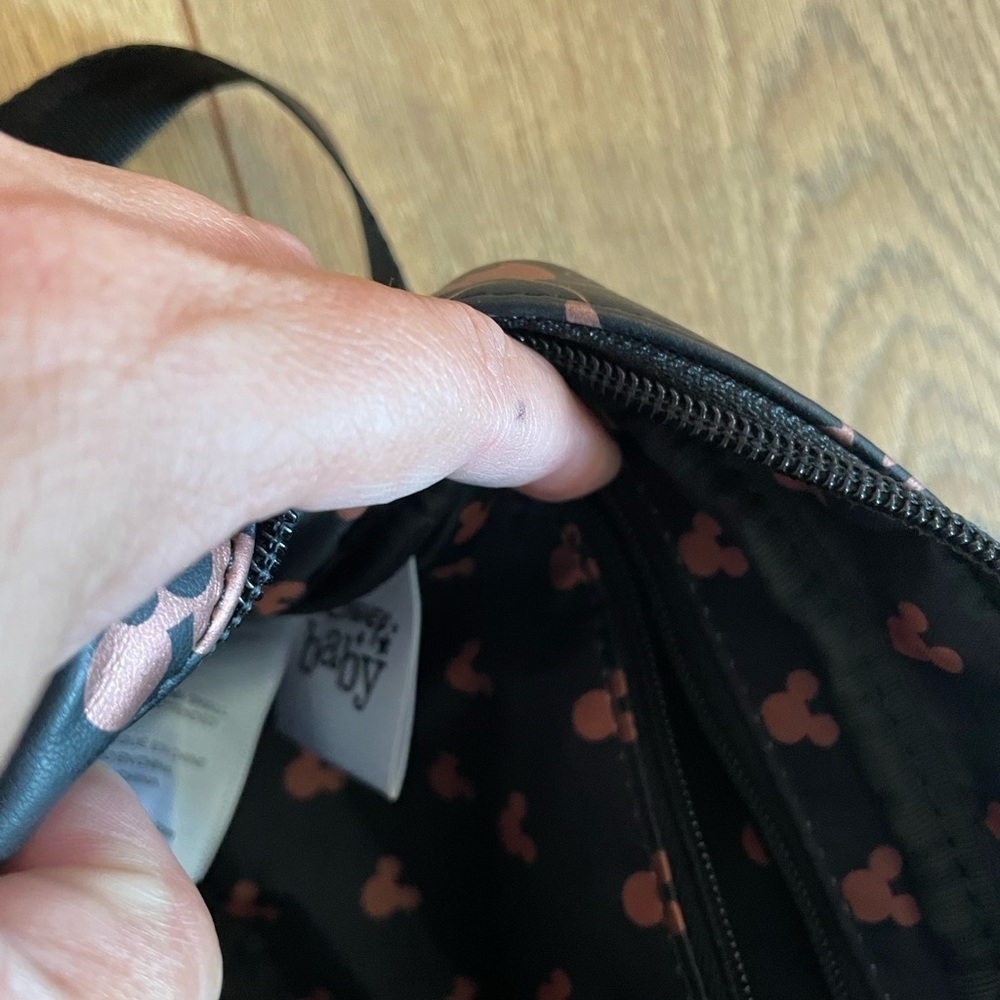 Petunia Pickle Bottom/ Mickey Mouse Rose Gold Convertible Belt Bag. - Picture 7 of 12